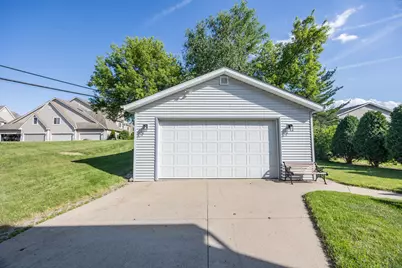 1231  Niagara St, Waukesha, WI 53186 - Photo 29