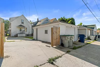 2918 S 7th St, Milwaukee, WI 53215 - Photo 31