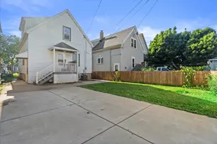 2918 S 7th St, Milwaukee, WI 53215 - Photo 29