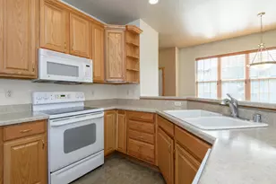 2812 E Somers Ct, Cudahy, WI 53110 - Photo 5