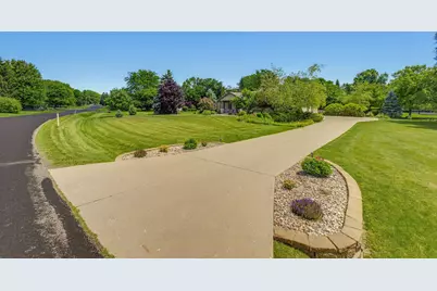 W266N6696  Beacon Hills Dr, Lisbon, WI 53089 - Photo 45