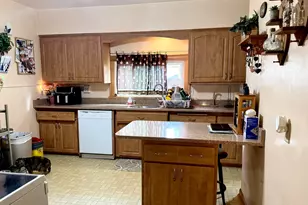 1634 S 58th St, West Allis, WI 53214 - Photo 5