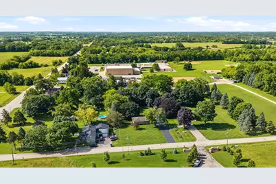 7631 W 5 Mile Rd, Racine, WI 53126 - Photo 7