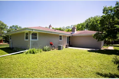 10520 W Monastery Dr, Franklin, WI 53132 - Photo 21