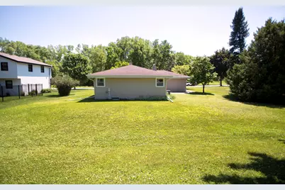 10520 W Monastery Dr, Franklin, WI 53132 - Photo 23