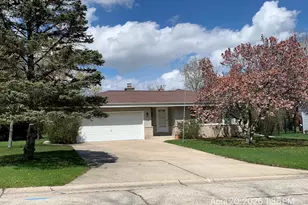 10520 W Monastery Dr, Franklin, WI 53132 - Photo 29