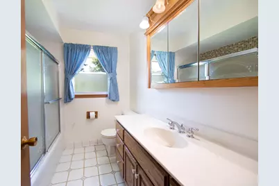 10520 W Monastery Dr, Franklin, WI 53132 - Photo 15