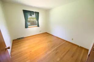 10520 W Monastery Dr, Franklin, WI 53132 - Photo 17