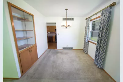 10520 W Monastery Dr, Franklin, WI 53132 - Photo 5