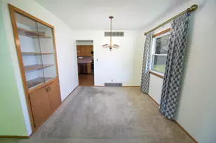 10520 W Monastery Dr, Franklin, WI 53132 - Photo 5