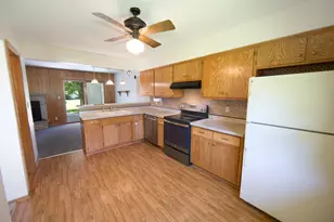 10520 W Monastery Dr, Franklin, WI 53132 - Photo 9