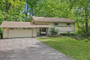 4948 Deerwood Dr, Racine, WI 53406 - Photo 33