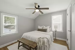 4640 N Woodruff Ave, Whitefish Bay, WI 53211 - Photo 9