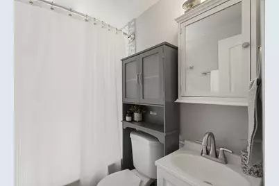 4640 N Woodruff Ave, Whitefish Bay, WI 53211 - Photo 7