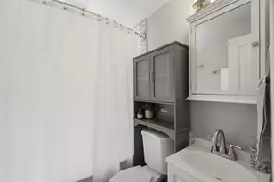4640 N Woodruff Ave, Whitefish Bay, WI 53211 - Photo 7