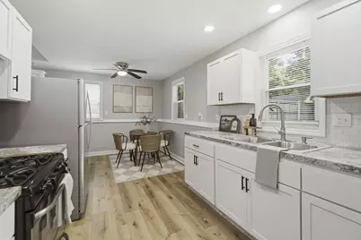 4640 N Woodruff Ave, Whitefish Bay, WI 53211 - Photo 5