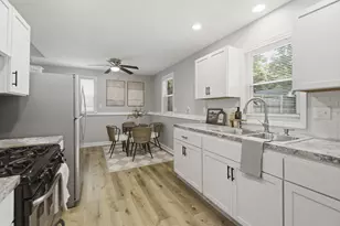 4640 N Woodruff Ave, Whitefish Bay, WI 53211 - Photo 5