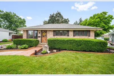 N89W15288  Jefferson Ave, Menomonee Falls, WI 53051 - Photo 1