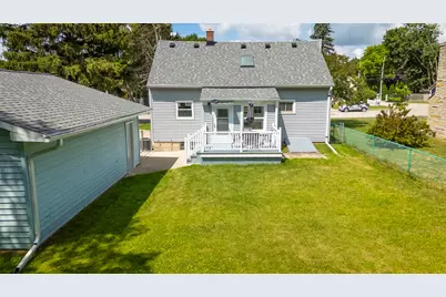 1006  13th Ave, Grafton, WI 53024 - Photo 5
