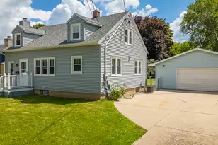 1006 13th Ave, Grafton, WI 53024 - Photo 11