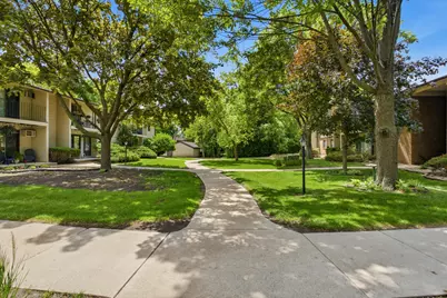 1646 S Carriage Ln #2, New Berlin, WI 53151 - Photo 15