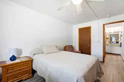 1646 S Carriage Ln #2, New Berlin, WI 53151 - Photo 9