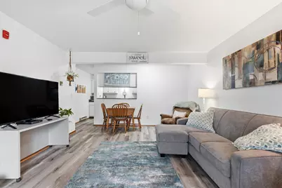 1646 S Carriage Ln #2, New Berlin, WI 53151 - Photo 5