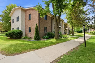 1646 S Carriage Ln #2, New Berlin, WI 53151 - Photo 17