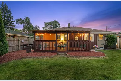 N89W15350  Cleveland Ave, Menomonee Falls, WI 53051 - Photo 27