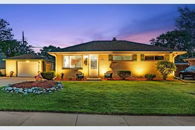 N89W15350  Cleveland Ave, Menomonee Falls, WI 53051 - Photo 1