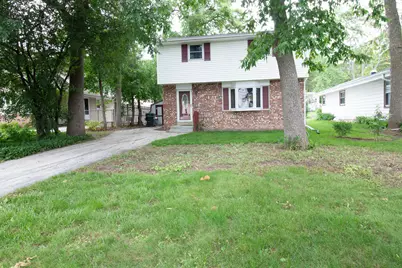 11634 W Dearbourn Ave, Wauwatosa, WI 53226 - Photo 3