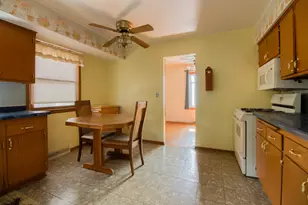 11634 W Dearbourn Ave, Wauwatosa, WI 53226 - Photo 21