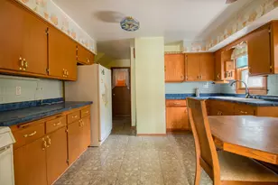 11634 W Dearbourn Ave, Wauwatosa, WI 53226 - Photo 23
