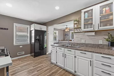 1704  Murray Ave, Waukesha, WI 53186 - Photo 5