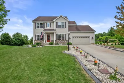 W141N10538  Wooded Hills Dr, Germantown, WI 53022 - Photo 3