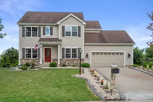 W141N10538 Wooded Hills Dr, Germantown, WI 53022 - Photo 1