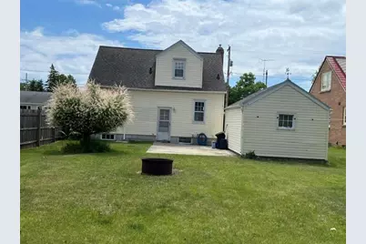 2112  30 St, Two Rivers, WI 54241 - Photo 3