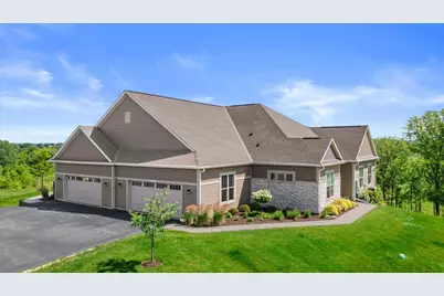 N28W25172  Parkway Ridge Cir #B, Pewaukee, WI 53072 - Photo 1