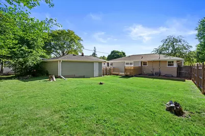 W148N8416  Albert Pl, Menomonee Falls, WI 53051 - Photo 27