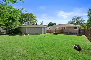 W148N8416 Albert Pl, Menomonee Falls, WI 53051 - Photo 27
