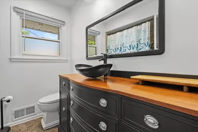 W148N8416  Albert Pl, Menomonee Falls, WI 53051 - Photo 17