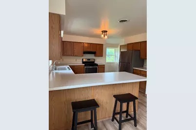 610 E Wisconsin St #610 1/2, Delavan, WI 53115 - Photo 5