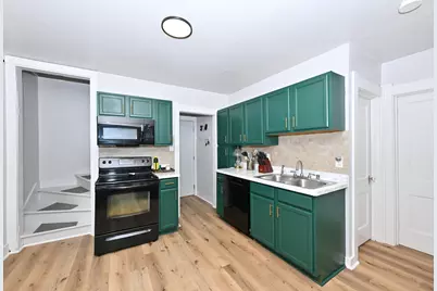 2025 S 71st St, West Allis, WI 53219 - Photo 9