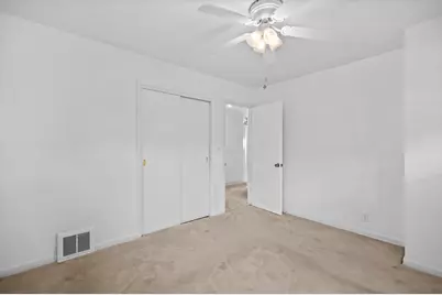 3762 N 73rd St, Milwaukee, WI 53216 - Photo 9