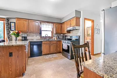 N172W20516  Hazelwood Ln, Jackson, WI 53037 - Photo 5
