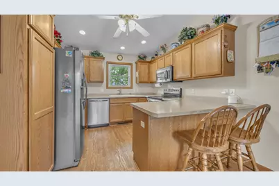 122  Foxglove Ln, Sheboygan Falls, WI 53085 - Photo 9