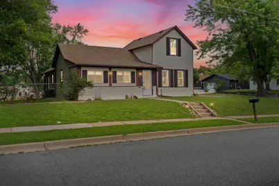 611  Monroe St, Onalaska, WI 54650 - Photo 1