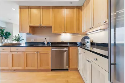 923 E Kilbourn Ave #2003, Milwaukee, WI 53202 - Photo 15