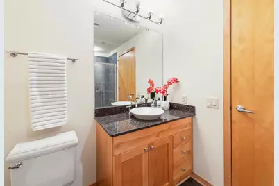 923 E Kilbourn Ave #2003, Milwaukee, WI 53202 - Photo 27