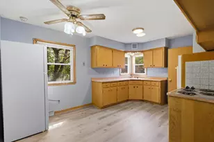 6706 N 54th St, Milwaukee, WI 53223 - Photo 9